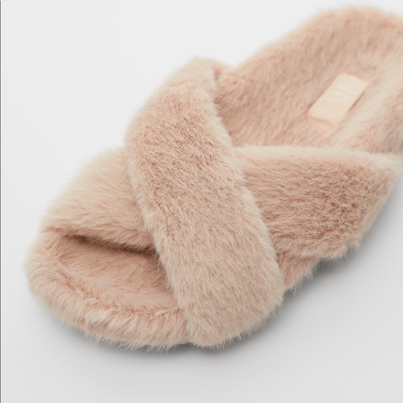 NWT Zara Size 13.5 little girl faux fur slippers - Picture 4 of 5